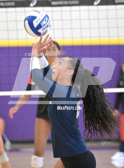 Thumbnail 3 in Sierra Canyon vs. Carrollwood Day (Durango Fall Classic) photogallery.