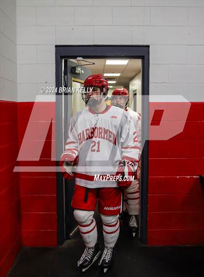 Thumbnail 1 in Hingham vs Braintree (MIAA Division 1 Sweet 16) photogallery.
