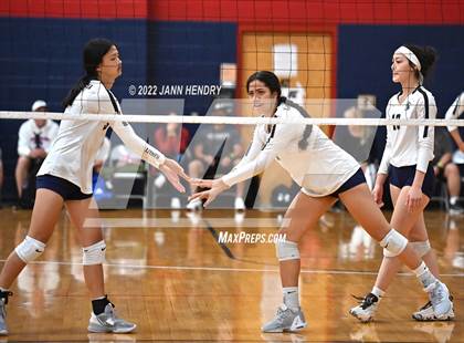 Thumbnail 2 in Kamehameha Kapalama vs. Ontario Christian (Durango Fall Classic) photogallery.