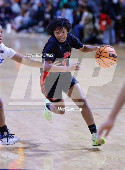 Thumbnail 1 in Lee County vs Lee (She Got Game Classic) photogallery.