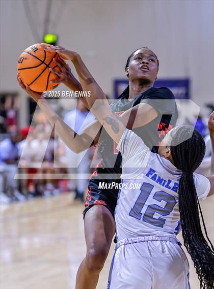 Thumbnail 3 in Lee County vs Lee (She Got Game Classic) photogallery.