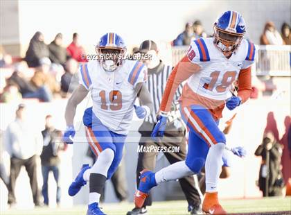 Thumbnail 2 in Cary-Grove vs. East St. Louis (IHSA Class 6A Final) photogallery.