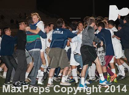 Thumbnail 3 in Carlsbad vs. Loyola (CIF SoCal Regional D1 Final) photogallery.