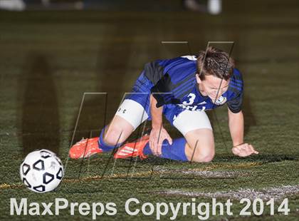 Thumbnail 3 in Carlsbad vs. Loyola (CIF SoCal Regional D1 Final) photogallery.