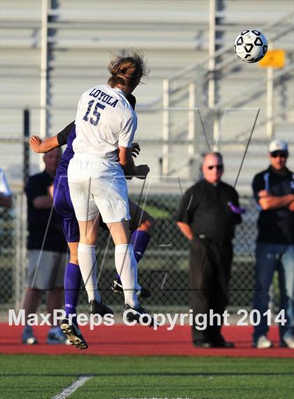 Thumbnail 3 in Carlsbad vs. Loyola (CIF SoCal Regional D1 Final) photogallery.