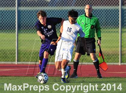 Thumbnail 1 in Carlsbad vs. Loyola (CIF SoCal Regional D1 Final) photogallery.
