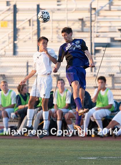 Thumbnail 3 in Carlsbad vs. Loyola (CIF SoCal Regional D1 Final) photogallery.