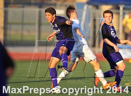 Thumbnail 3 in Carlsbad vs. Loyola (CIF SoCal Regional D1 Final) photogallery.