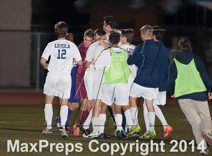 Thumbnail 3 in Carlsbad vs. Loyola (CIF SoCal Regional D1 Final) photogallery.