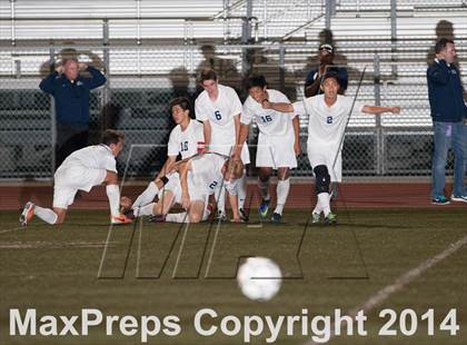 Thumbnail 2 in Carlsbad vs. Loyola (CIF SoCal Regional D1 Final) photogallery.