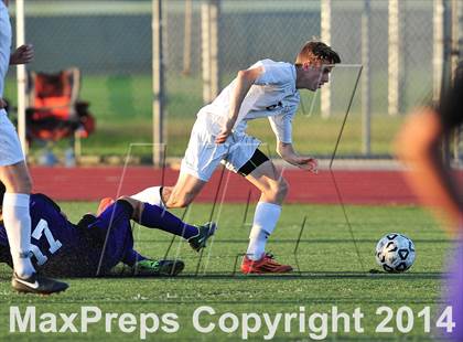 Thumbnail 2 in Carlsbad vs. Loyola (CIF SoCal Regional D1 Final) photogallery.
