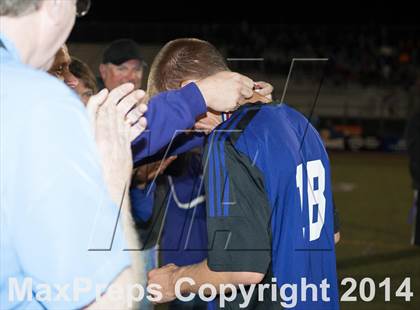 Thumbnail 3 in Carlsbad vs. Loyola (CIF SoCal Regional D1 Final) photogallery.