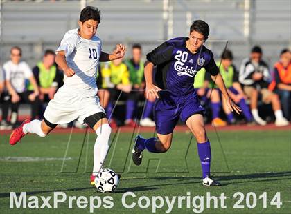 Thumbnail 2 in Carlsbad vs. Loyola (CIF SoCal Regional D1 Final) photogallery.