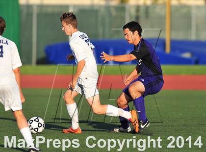 Thumbnail 2 in Carlsbad vs. Loyola (CIF SoCal Regional D1 Final) photogallery.