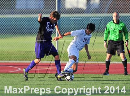 Thumbnail 3 in Carlsbad vs. Loyola (CIF SoCal Regional D1 Final) photogallery.