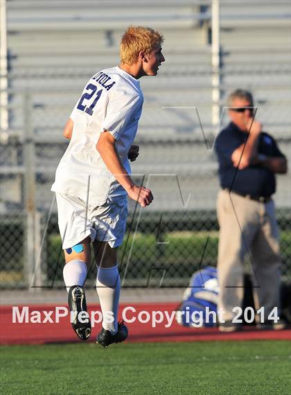 Thumbnail 3 in Carlsbad vs. Loyola (CIF SoCal Regional D1 Final) photogallery.