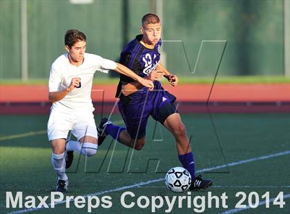 Thumbnail 3 in Carlsbad vs. Loyola (CIF SoCal Regional D1 Final) photogallery.
