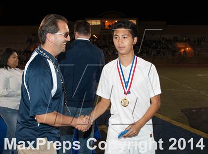 Thumbnail 3 in Carlsbad vs. Loyola (CIF SoCal Regional D1 Final) photogallery.