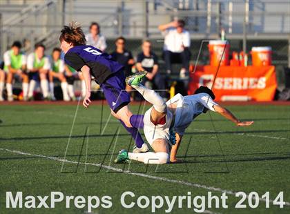 Thumbnail 2 in Carlsbad vs. Loyola (CIF SoCal Regional D1 Final) photogallery.