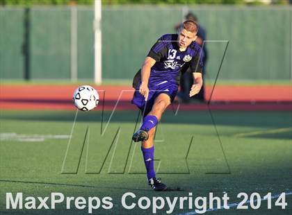 Thumbnail 2 in Carlsbad vs. Loyola (CIF SoCal Regional D1 Final) photogallery.