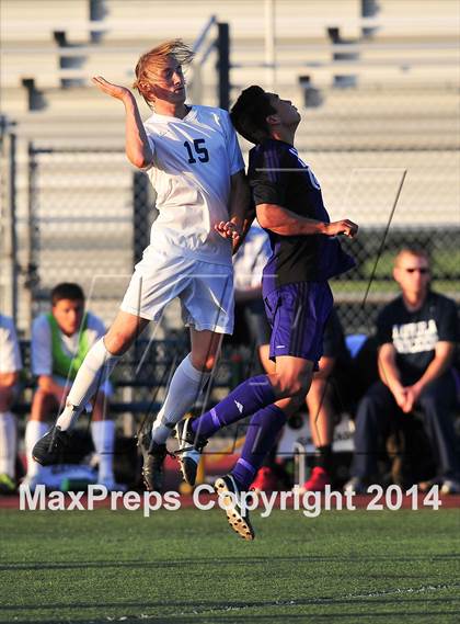 Thumbnail 3 in Carlsbad vs. Loyola (CIF SoCal Regional D1 Final) photogallery.