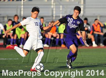 Thumbnail 3 in Carlsbad vs. Loyola (CIF SoCal Regional D1 Final) photogallery.