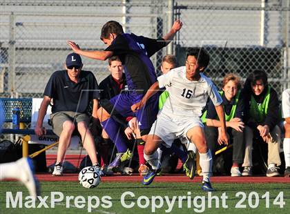 Thumbnail 3 in Carlsbad vs. Loyola (CIF SoCal Regional D1 Final) photogallery.