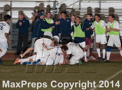 Thumbnail 3 in Carlsbad vs. Loyola (CIF SoCal Regional D1 Final) photogallery.