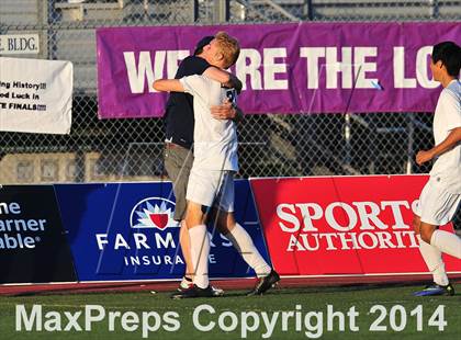 Thumbnail 3 in Carlsbad vs. Loyola (CIF SoCal Regional D1 Final) photogallery.