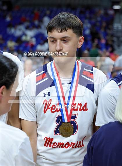 Thumbnail 3 in Veterans Memorial vs. Ellison (UIL 5A Basketball Semifinal Medal Ceremony) photogallery.