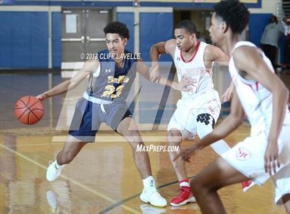 Thumbnail 3 in Bullis vs. St. John's (Rotary Roundball Classic) photogallery.