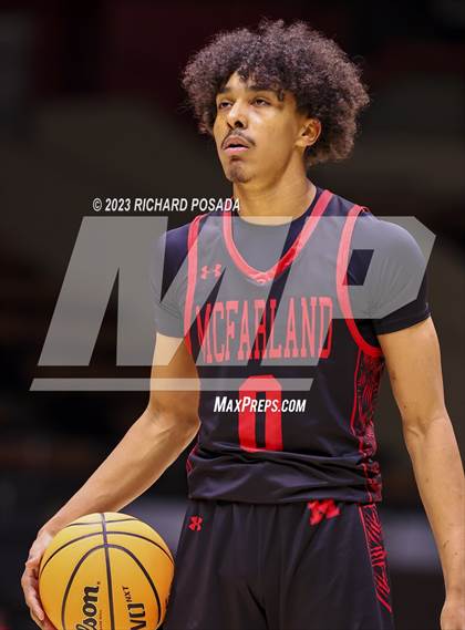 Thumbnail 2 in McFarland vs. Madera South (CIF CS D V Championship) photogallery.
