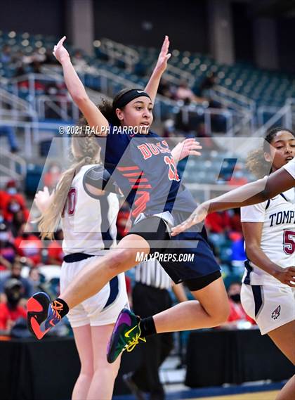 Thumbnail 2 in Fort Bend Dulles vs. Tompkins (UIL 6A  Quarterfinal) photogallery.