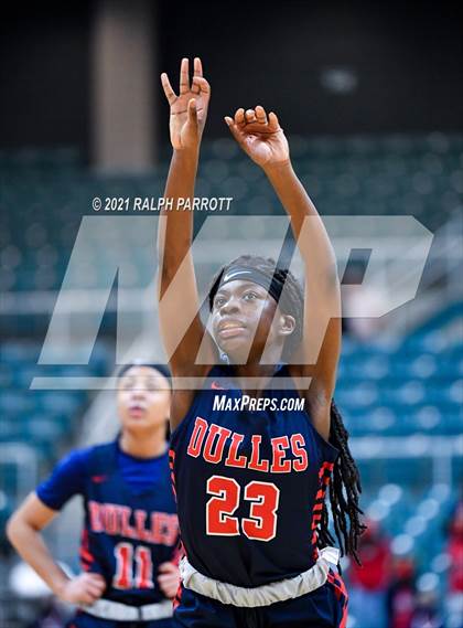 Thumbnail 1 in Fort Bend Dulles vs. Tompkins (UIL 6A  Quarterfinal) photogallery.