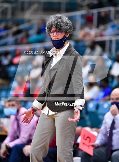 Thumbnail 3 in Fort Bend Dulles vs. Tompkins (UIL 6A  Quarterfinal) photogallery.
