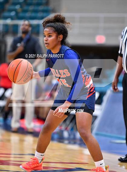 Thumbnail 2 in Fort Bend Dulles vs. Tompkins (UIL 6A  Quarterfinal) photogallery.