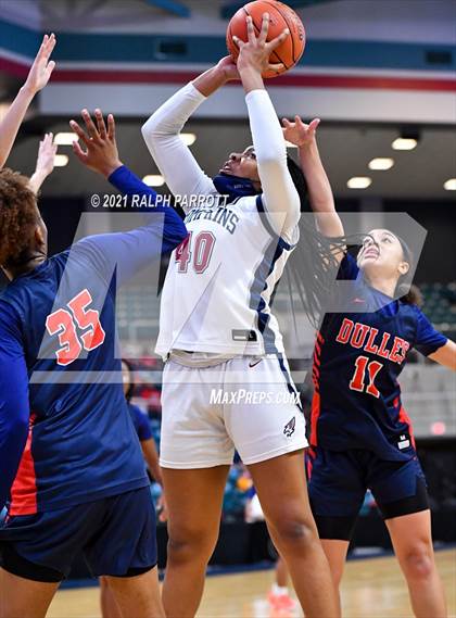 Thumbnail 1 in Fort Bend Dulles vs. Tompkins (UIL 6A  Quarterfinal) photogallery.