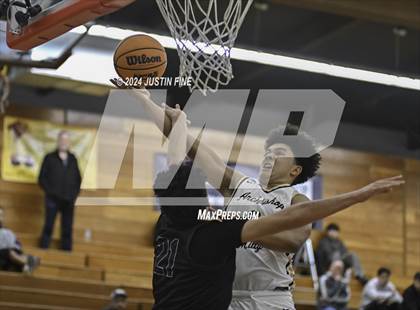 Thumbnail 1 in Montgomery vs. Archbishop Mitty (Torrey Pines Holiday Classic) photogallery.