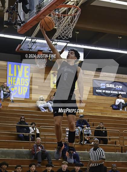 Thumbnail 2 in Montgomery vs. Archbishop Mitty (Torrey Pines Holiday Classic) photogallery.