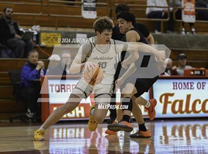 Thumbnail 2 in Montgomery vs. Archbishop Mitty (Torrey Pines Holiday Classic) photogallery.