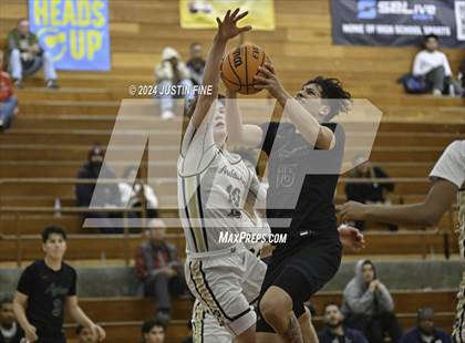 Thumbnail 3 in Montgomery vs. Archbishop Mitty (Torrey Pines Holiday Classic) photogallery.