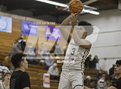 Thumbnail 3 in Montgomery vs. Archbishop Mitty (Torrey Pines Holiday Classic) photogallery.