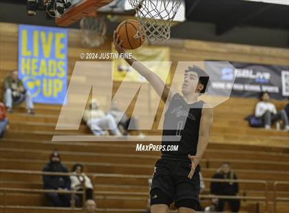 Thumbnail 1 in Montgomery vs. Archbishop Mitty (Torrey Pines Holiday Classic) photogallery.