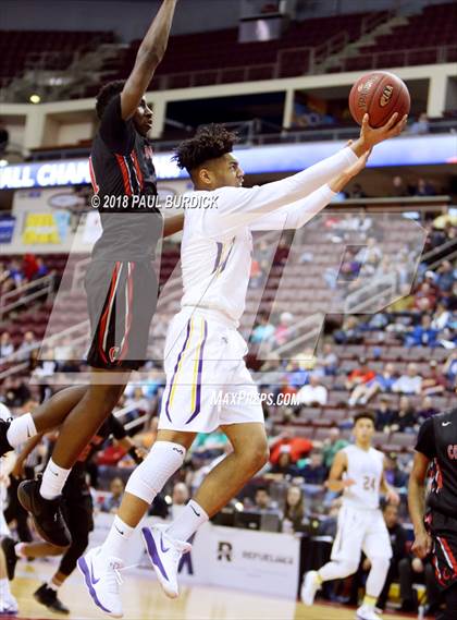 Thumbnail 3 in Our Lady of the Sacred Heart vs. Constitution (PIAA AA Championship) photogallery.