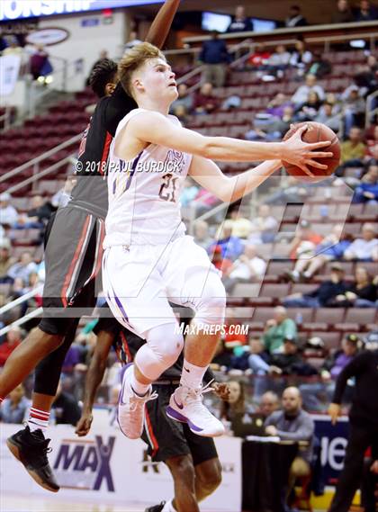 Thumbnail 3 in Our Lady of the Sacred Heart vs. Constitution (PIAA AA Championship) photogallery.