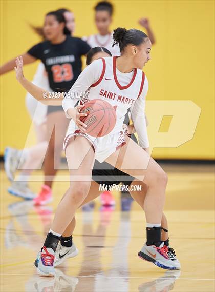 Thumbnail 1 in Saint Mary's vs. California (Pinole Valley Tip-Off Classic) photogallery.