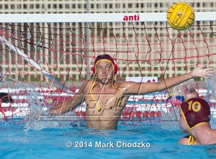 Thumbnail 3 in JSerra Catholic vs. Yorba Linda photogallery.