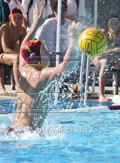 Thumbnail 2 in JSerra Catholic vs. Yorba Linda photogallery.