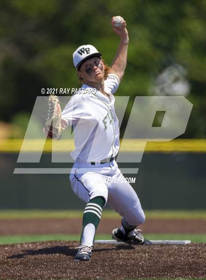 Thumbnail 1 in Brentwood vs William Floyd photogallery.