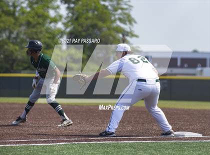 Thumbnail 2 in Brentwood vs William Floyd photogallery.